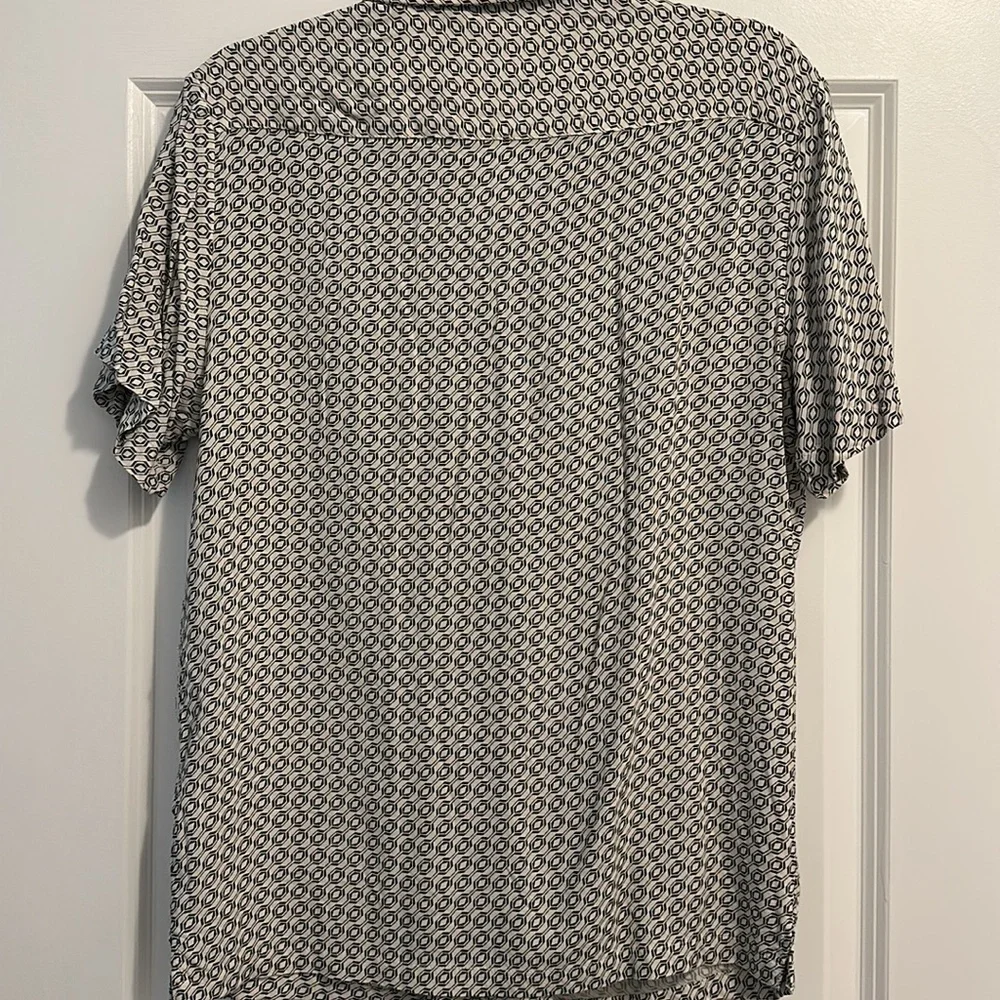 Button down shirt - Picture 1 of 4